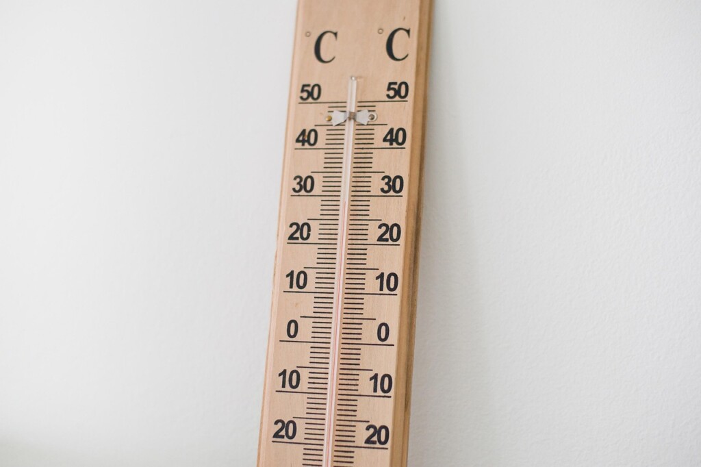 Jaka powinna być temperatura w domu dla komfortu i oszczędności energii?